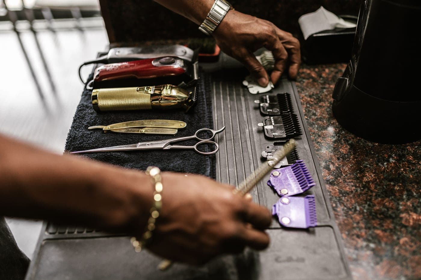 A heat-resistant mat on a styling station